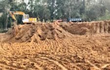 ইউপি সদস্যের নেতৃত্বে রাতের আঁধারে টিলা কেটে জমি ভরাটের অভিযোগ