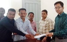 জুড়ীতে চা বাগান থেকে মদের দোকান উচ্ছেদের দাবি