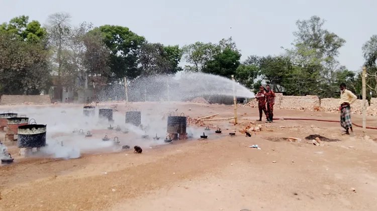 পরিবেশ দূষণের  দায়ে ৮ যানবাহন, ৬ প্রতিষ্ঠান এবং ৬ ইটভাটাকে ২০ লক্ষ ৫৭ হাজার টাকা জরিমানা