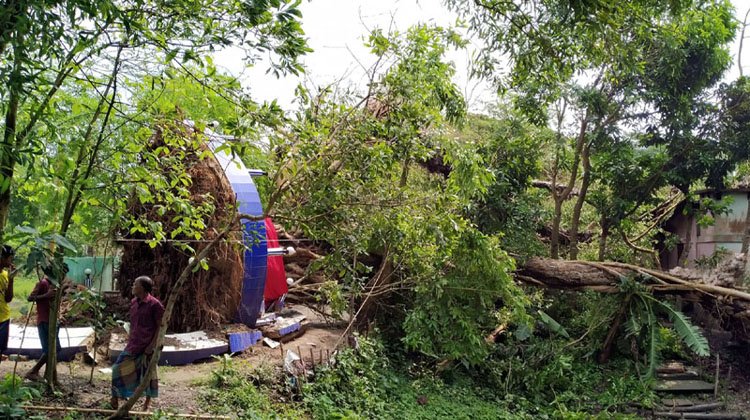 রাজনগরে ঘূর্ণিঝড়ে বাড়িঘর ধর্মীয় প্রতিষ্ঠান ক্ষতিগ্রস্ত