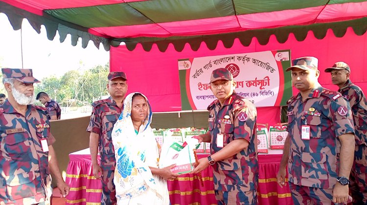 কমলগঞ্জে বিজিবি’র ইফতার ও রাতের খাবার বিতরণ