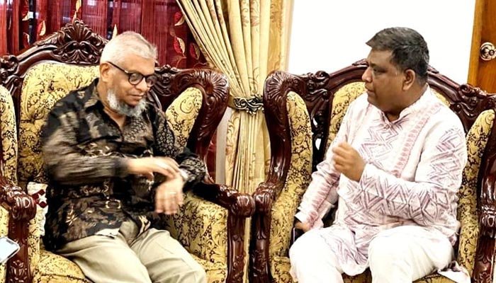 মেয়র আরিফুল হক চৌধুরীর সাথে আনোয়ারুজ্জামান চৌধুরীর সৌজন্য সাক্ষাত