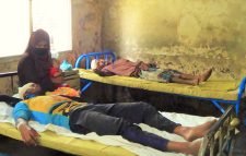 মৌলভীবাজার হাইল হাওড়ে জমিতে ধান কাটতে কেন্দ্র করে প্রতিপক্ষের হামলায় ২ জন আহত