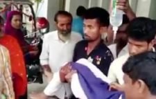 স্কুল থেকে ফেরার পথে বখাটের দা’য়ের কোপে প্রাণ গেল ছাত্রীর