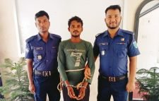 রাজনগরে বিয়েতে রাজি না হওয়ায় তরুনীর মুখে এসিড নিক্ষেপ, আসামি গ্রেফতার