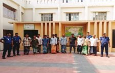 রাজনগর থানার অভিযানে জুয়ার সরঞ্জাম ও নগদ টাকাসহ ১২ জুয়ারি আটক