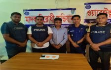 জুড়ীতে ডিবির অভিযানে ২২ বোতল ফেনসিডিলসহ মাদক ব্যবসায়ী আটক