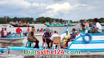 হাওরে শতশত নৌকা নিয়ে সাবেক রাষ্ট্রপতিকে বরণ