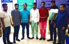 বড়লেখায় ঋণ দেওয়ার নামে সঞ্চয় আদায় করে পালিয়ে যাওয়ার চেষ্টা, ৭ প্রতারক গ্রেপ্তার