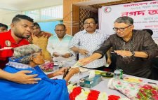 বাংলাদেশ রেড ক্রিসেন্ট সোসাইটি মৌলভীবাজার ইউনিট এর পক্ষ থেকে  ৪০০ পরিবারের মধ্যে নগদ অর্থ বিতরন