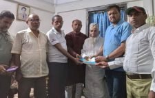 শমসেরনগর হাসপাতালে কেইউডব্লিউএ ইউকের সভাপতি প্রফেসর শাহেদের অনুদান প্রদান