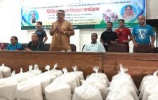 মৌলভীবাজারে পবিত্র ঈদুল আযহা উপলক্ষে প্রধানমন্ত্রীর উপহার হিসেবে ভিজিএফ এর চাল বিতরণ