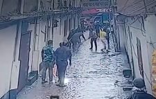 মামার বাড়ী রেষ্টুরেন্টের প্রবেশপথে যুবক পেটানো অপর সন্ত্রাসীরা এখনও ধরা পড়েনি