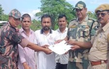 ভারতে ভবঘুরে জীবন কাটিয়ে দেশে ফিরলেন শ্রীমঙ্গল মহিলা কলেজের সাবেক শিক্ষক