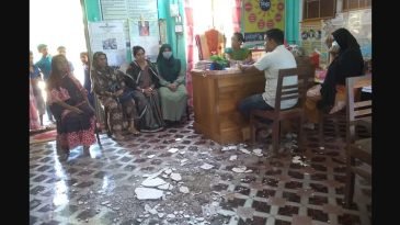 শিক্ষাপ্রতিষ্ঠানে অভিভাবকদের সভা অনুষ্ঠানে ছাদের পলেস্তারা খসে আহত এক