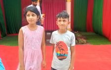  রাজনগরে বাবার বাড়ি আটক মাকে ফিরে পাওয়ার আশায় অবুজ ২টি শিশু  অপেক্ষার প্রহর গুনছে