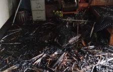 গ্যাস লাইনের লিকেজ থেকে আগুন, পুড়লো ২ ভাইয়ের বসতঘর