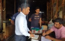 কমলগঞ্জে ভোক্তার অভিযানে ৩ প্রতিষ্ঠানকে জরিমানা
