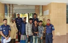 জুড়ীতে নগদ টাকা ও জুয়া খেলায় ব্যবহৃত তাসসহ ৫ জুয়ারি আটক