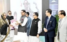 দেশে ফিরেছেন প্রধানমন্ত্রী