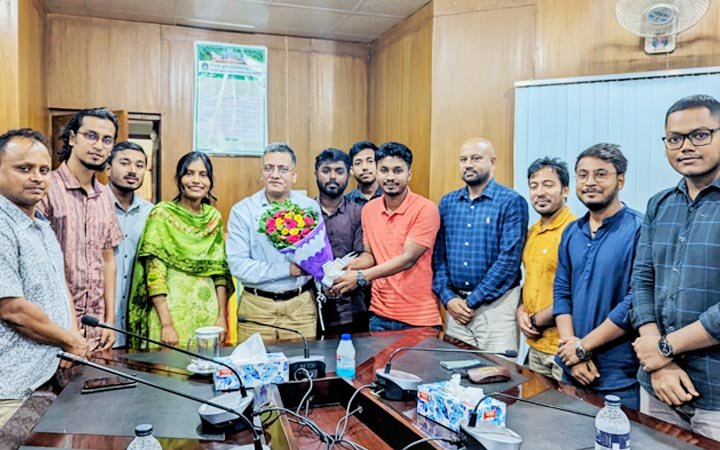 সিকৃবি উপাচার্যের সাথে সাংবাদিক সমিতির সৌজন্য সাক্ষাৎ