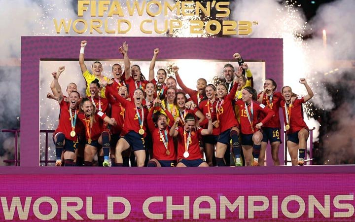 ইংল্যান্ডকে হারিয়ে স্পেনের বিশ্বজয়