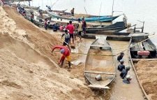 যাদুকাটায় অবৈধভাবে বালু উত্তোলন করায় ৪ লাখ টাকা জরিমানা