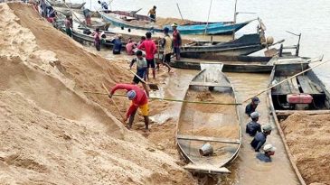 যাদুকাটায় অবৈধভাবে বালু উত্তোলন করায় ৪ লাখ টাকা জরিমানা