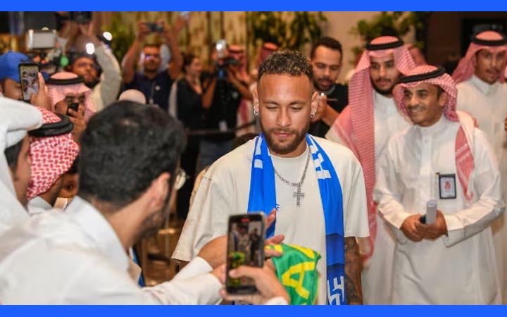 বিমানবন্দরে নেইমারকে আল হিলালের রাজকীয় বরণ