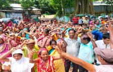 শ্রীমঙ্গলে আন্দোলনে নেমেছে চা শ্রমিকরা