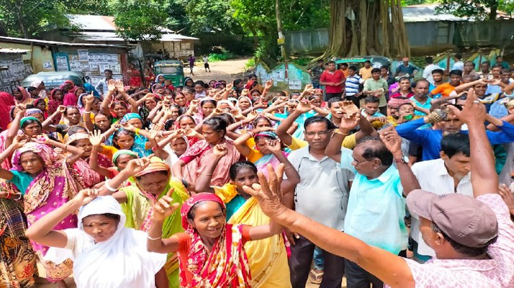 শ্রীমঙ্গলে আন্দোলনে নেমেছে চা শ্রমিকরা