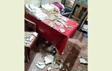 বড়লেখা আদালত ভবনের ছাদ ধসে পড়ার আশংকা : অল্পের জন্য বেঁচে গেলেন জি.আর.ও