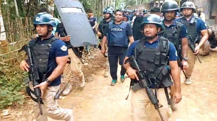 কুলাউড়ায় ‘জঙ্গি আস্তানা’ থেকে বিস্ফোরকসহ আটক ১৩