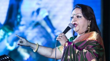 কোকিলকণ্ঠী শিল্পী সাবিনা ইয়াসমিনের জন্মদিন