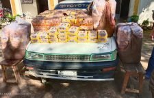 ভারতীয় নাসির বিড়ি পাচারকালে প্রাইভেটকারসহ বিড়ি আটক