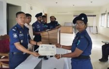 মৌলভীবাজারে পুলিশের দক্ষতা উন্নয়ন কোর্সের সমাপনী ও সনদপত্র বিতরণ