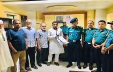 সিলেটের সিলামে ডাকাতদের গ্রেফতার ও লুন্ঠিত মালামাল উদ্ধারের দাবীতে পুলিশ কমিশনার বরাবরে স্মারকলিপি প্রদান