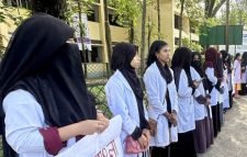 ৪ দফা দাবিতে ম্যাটস শিক্ষার্থীদের বিক্ষোভ