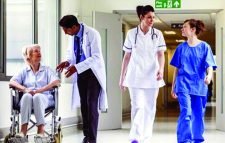 ব্রিটেনে কেয়ার সেক্টরে বিদেশি কর্মী কমানোর ব্যাপারে সিদ্বান্ত শিগগিরই