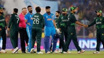 পাকিস্তানকে গুঁড়িয়ে ভারতের টানা তৃতীয় জয়