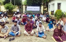 সিলেট মেডিকেল বিশ্ববিদ্যালয়ের কর্মচারীদের প্রতীকী অনশন