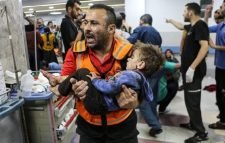 গাজার হাসপাতালে বিমান হামলায় নিহত অন্তত ৫০০