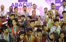 অ্যাবাকাস স্পিড মাস্টার প্রতিযোগিতায় লাখ টাকা জিতলো মুনতাহা