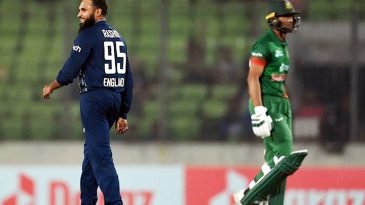 লড়াই করে ইংল্যান্ডের কাছে হার টাইগারদের