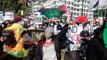 লন্ডনে ‘‘ ফ্রি ফ্রি প্যালেস্টাইন শ্লোগানে‘‘ মুখরিত লাখো মানুষের ঢল