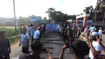 মৌলভীবাজারে ঢাকা-সিলেট মহাসড়ক অবরোধ
