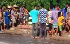 ট্রাকচাপায় প্রাণ গেলো মা-ছেলের