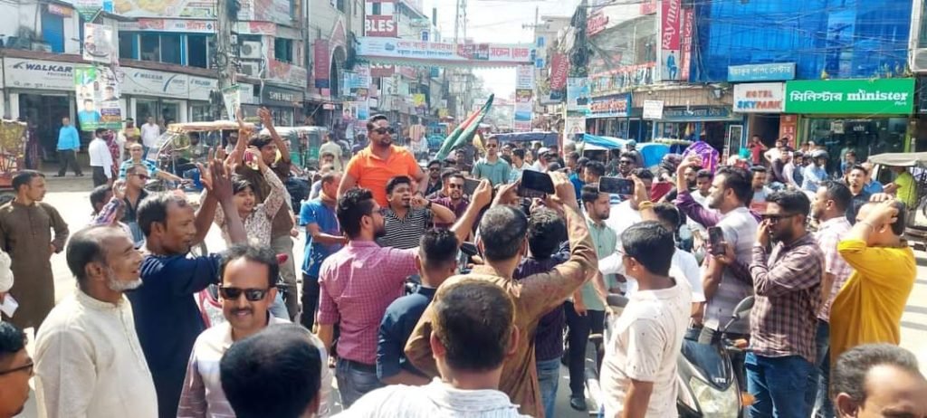 বিএনপি জামাতের হরতাল প্রতিরোধ করতে শ্রীমঙ্গল উপজেলা আওয়ামীলীগ, যুবলীগ, ছাত্রলীগ নেতা কর্মী মাঠে