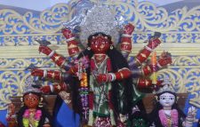 রাজনগরে তিনশো বছর ধরে চলে আসছে রক্তবর্ণে দূর্গা প্রতিমার পূজা