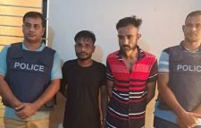 পুলিশের অভিযানে ইয়াবাসহ আটক ২